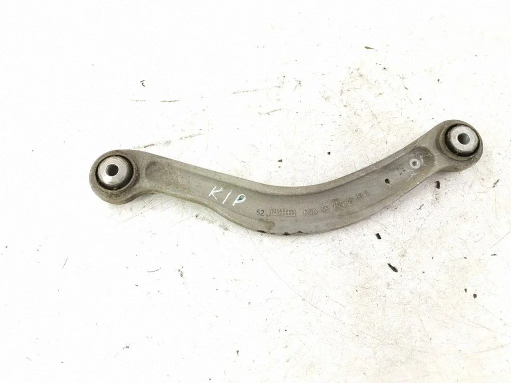 Rear control arm – left