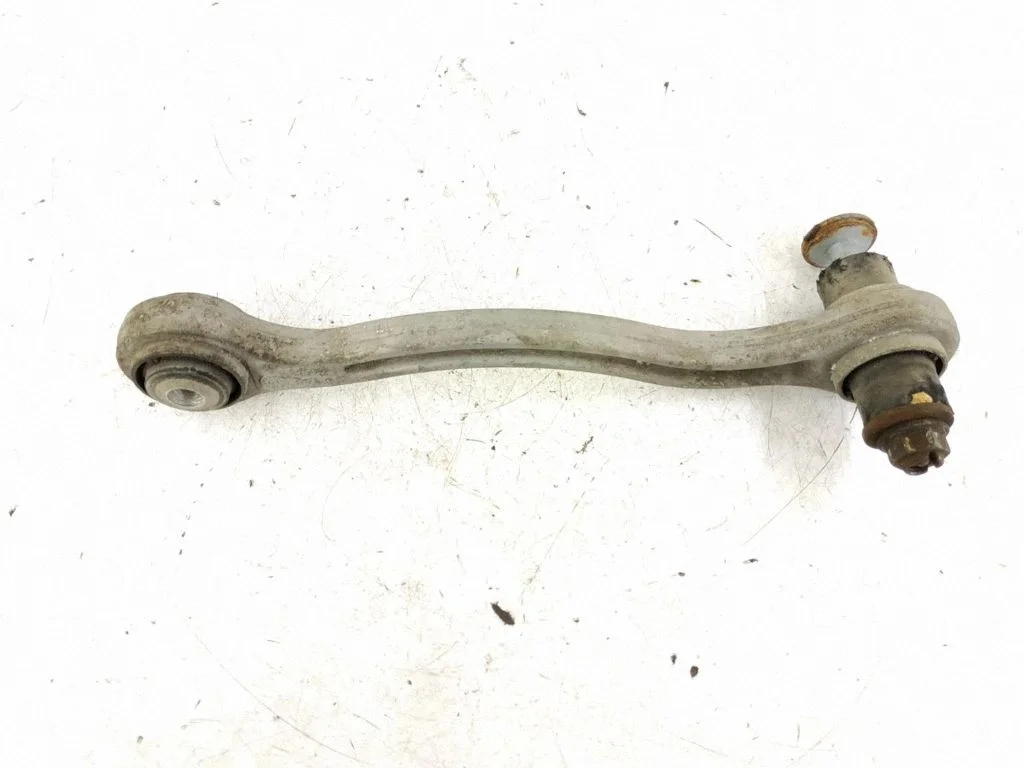 Rear control arm – left