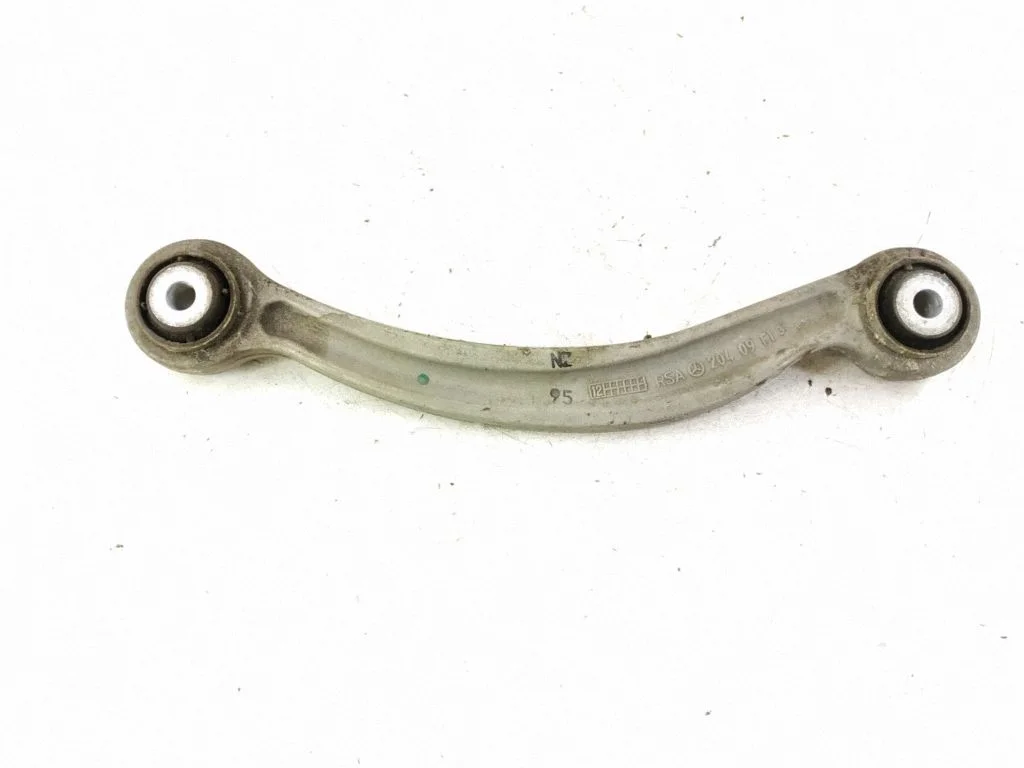 Rear control arm – left