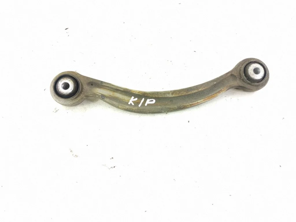 Rear control arm – left