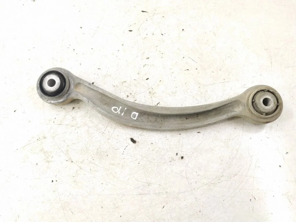 Rear control arm – right