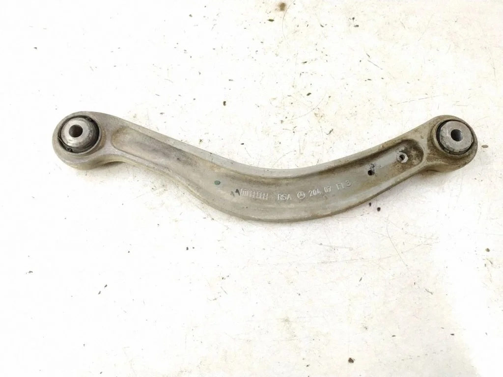 Rear control arm – left