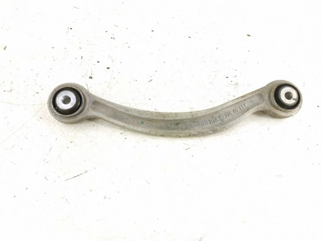 Rear control arm – left