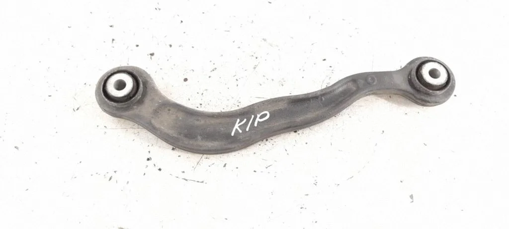 Rear control arm – left