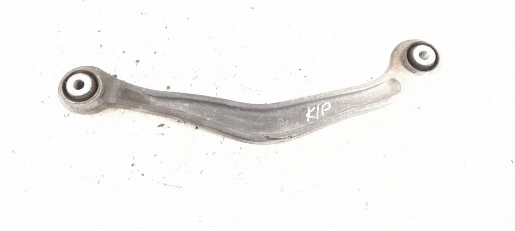 Rear control arm – left
