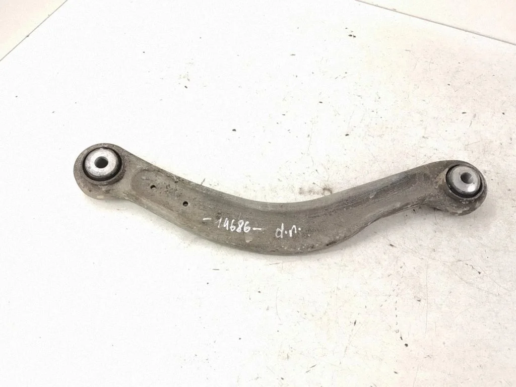 Rear control arm – right