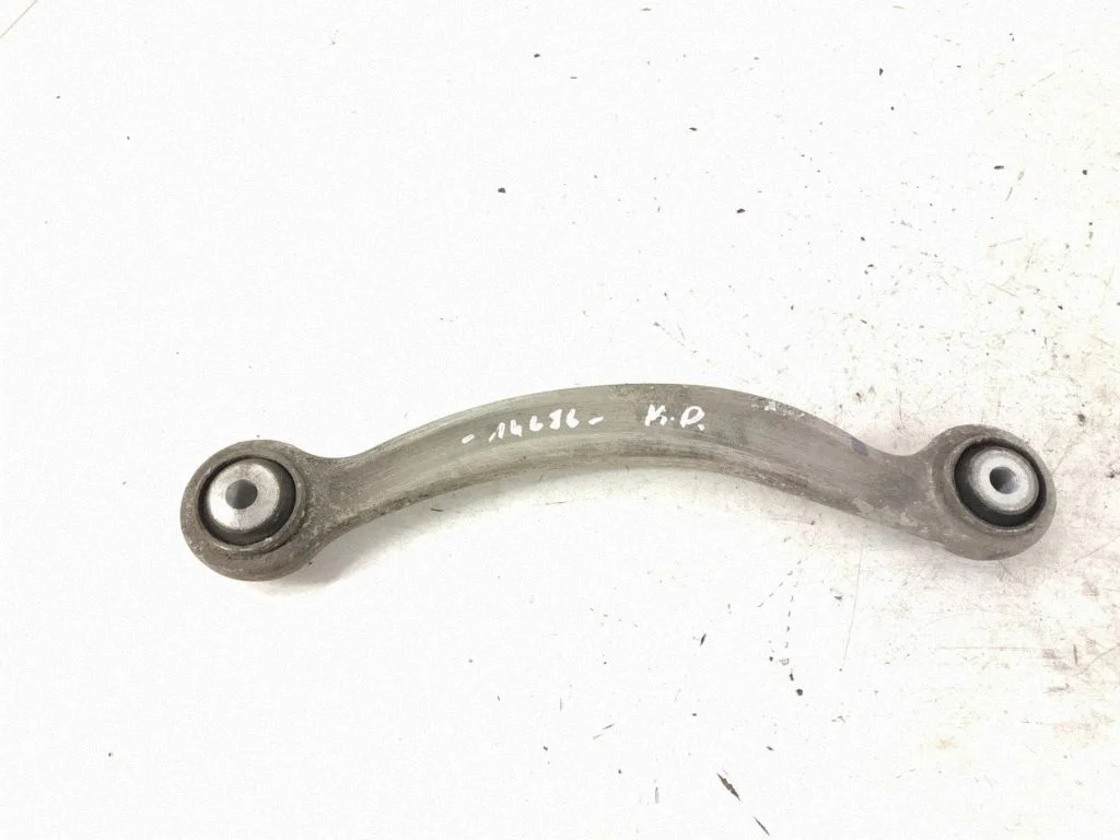 Rear control arm – left