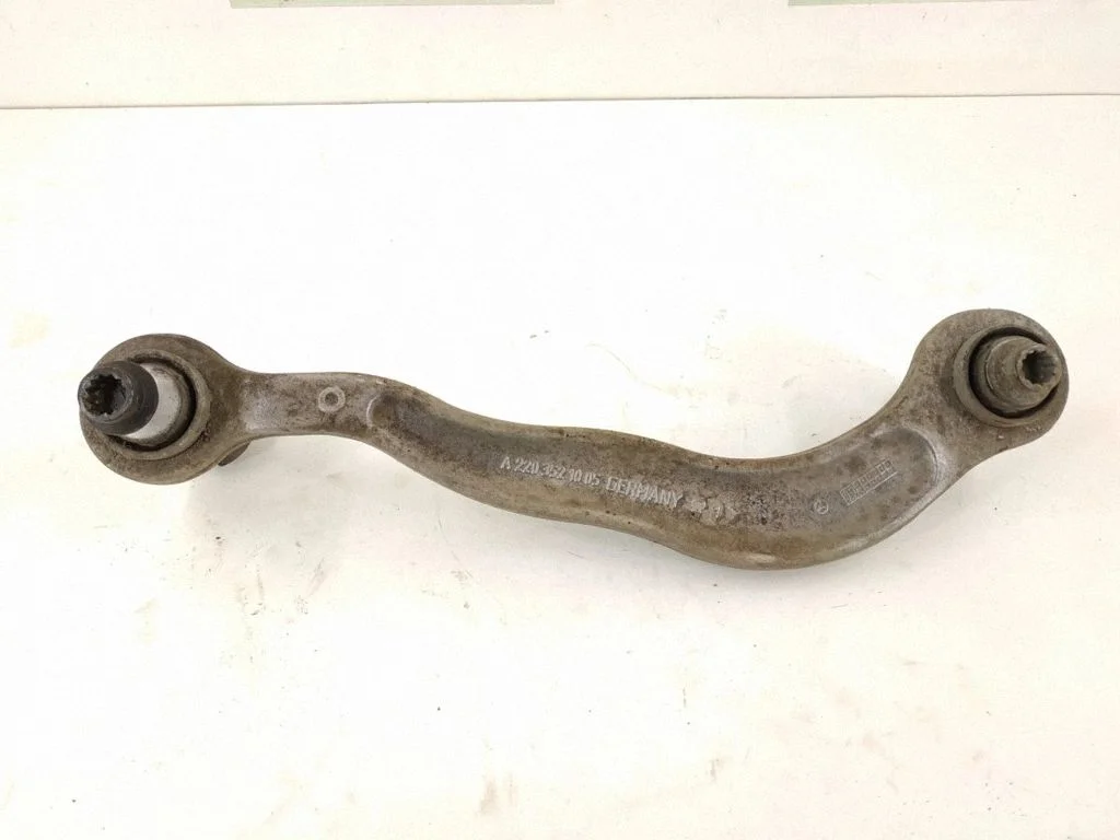 Rear control arm – left