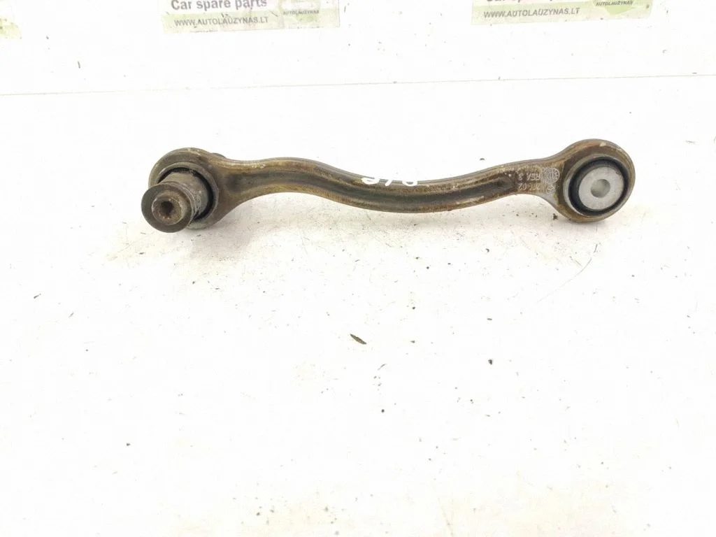 Rear control arm – right