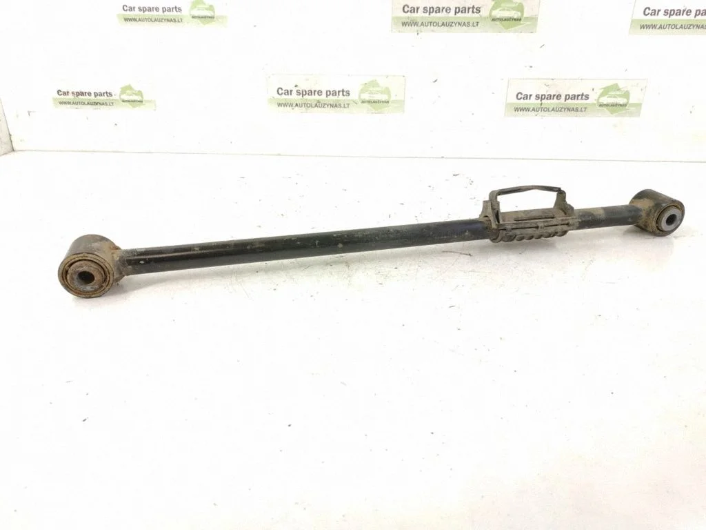 Rear control arm – left