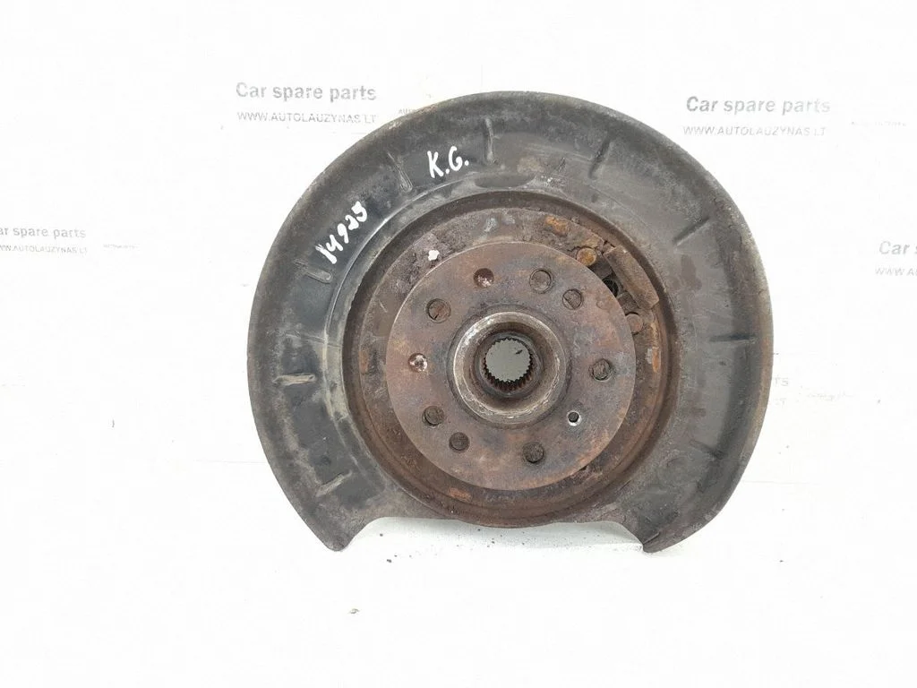 Rear wheel hub – rear left