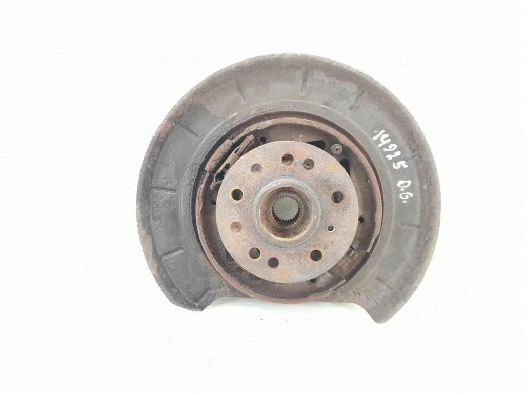 Rear wheel hub – rear right