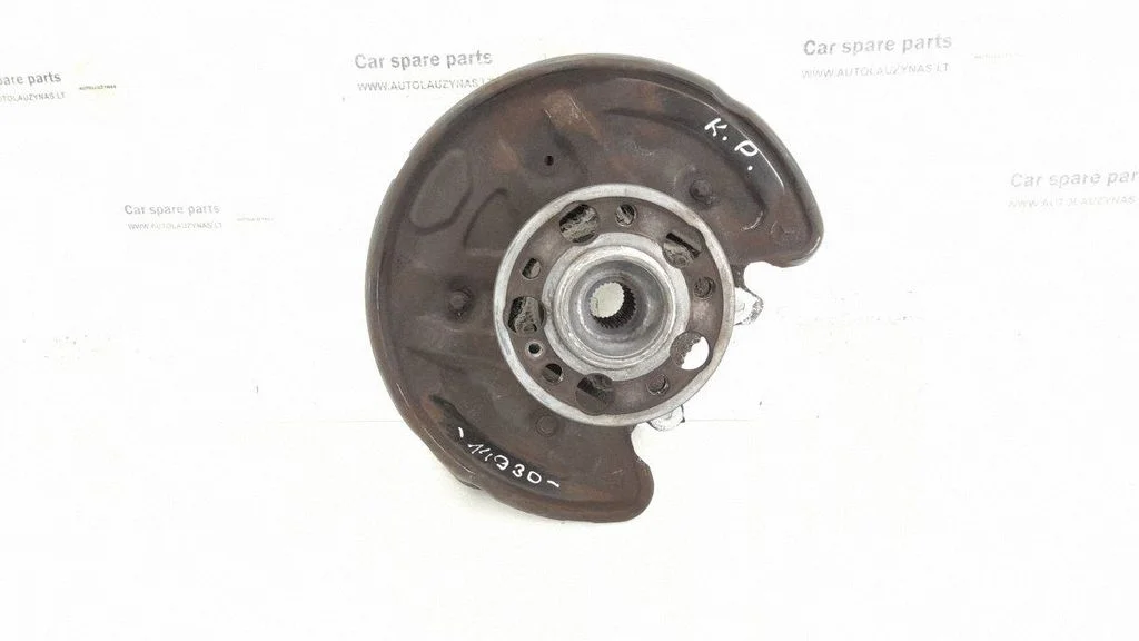 Rear wheel hub – rear left