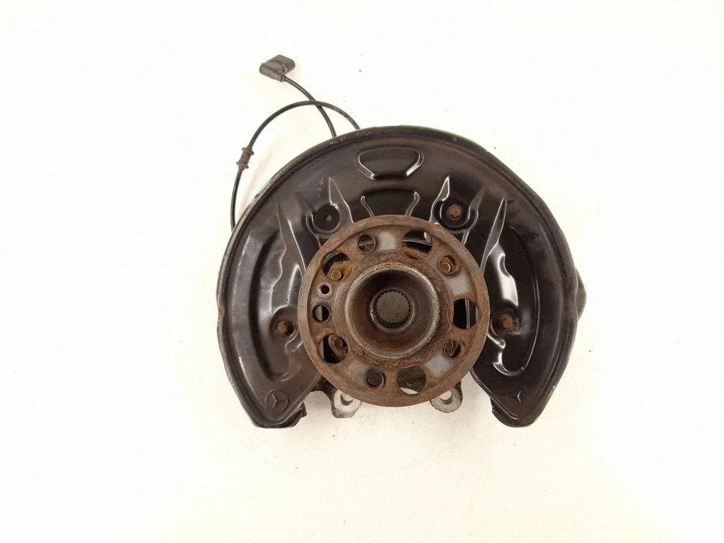 Rear wheel hub – rear right