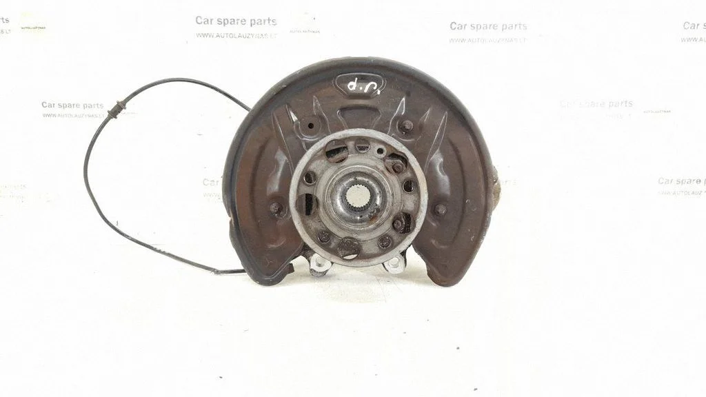 Rear wheel hub – rear right