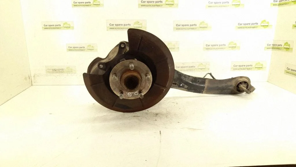 Rear wheel hub – rear right