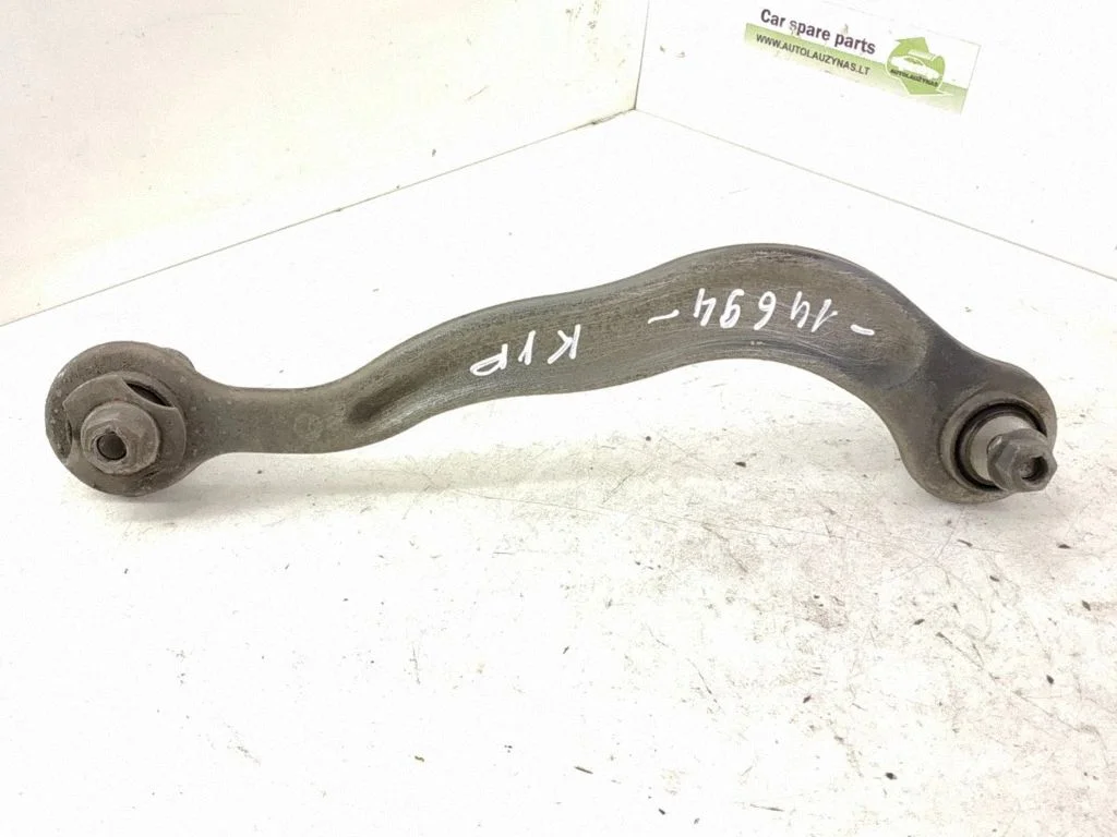 Rear control arm – left