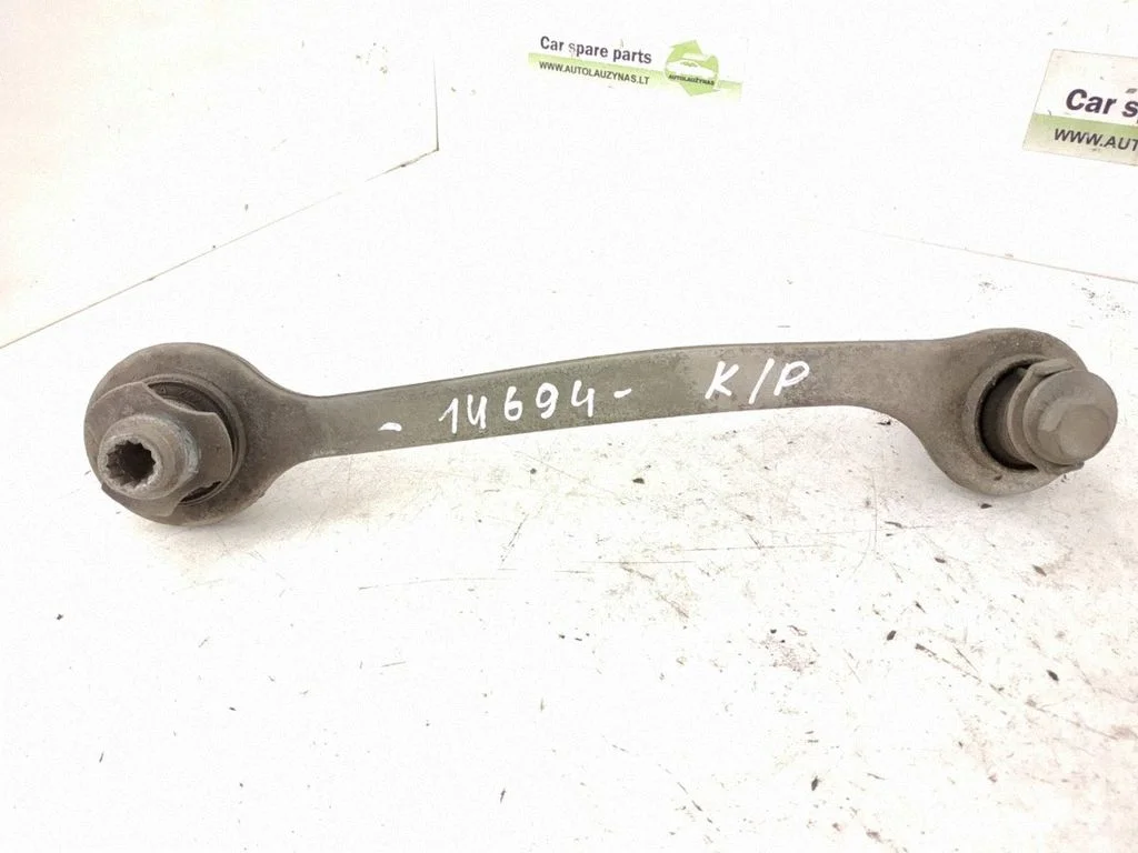 Rear control arm – left