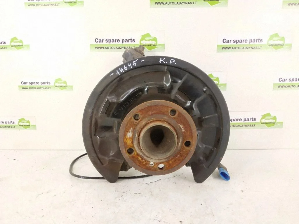 Rear wheel hub – rear left