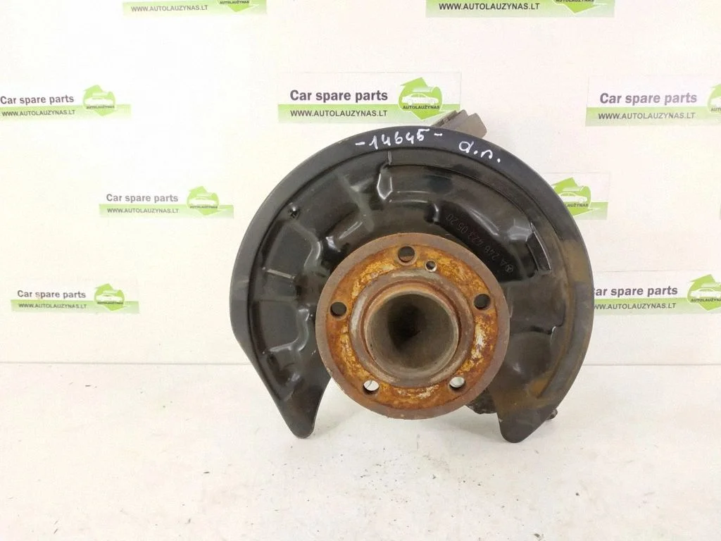 Rear wheel hub – rear right