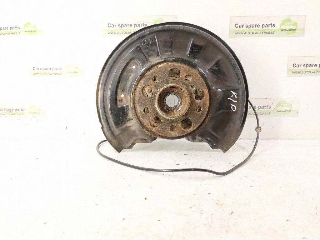 Rear wheel hub – rear left