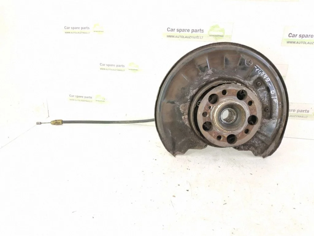 Rear wheel hub – rear right