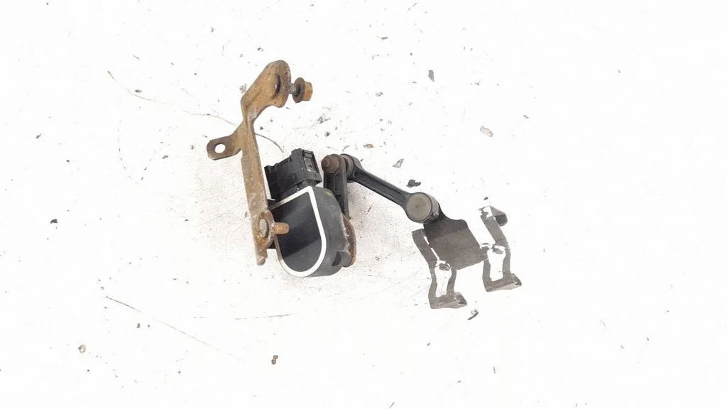 Rear air suspension level height sensor – rear left