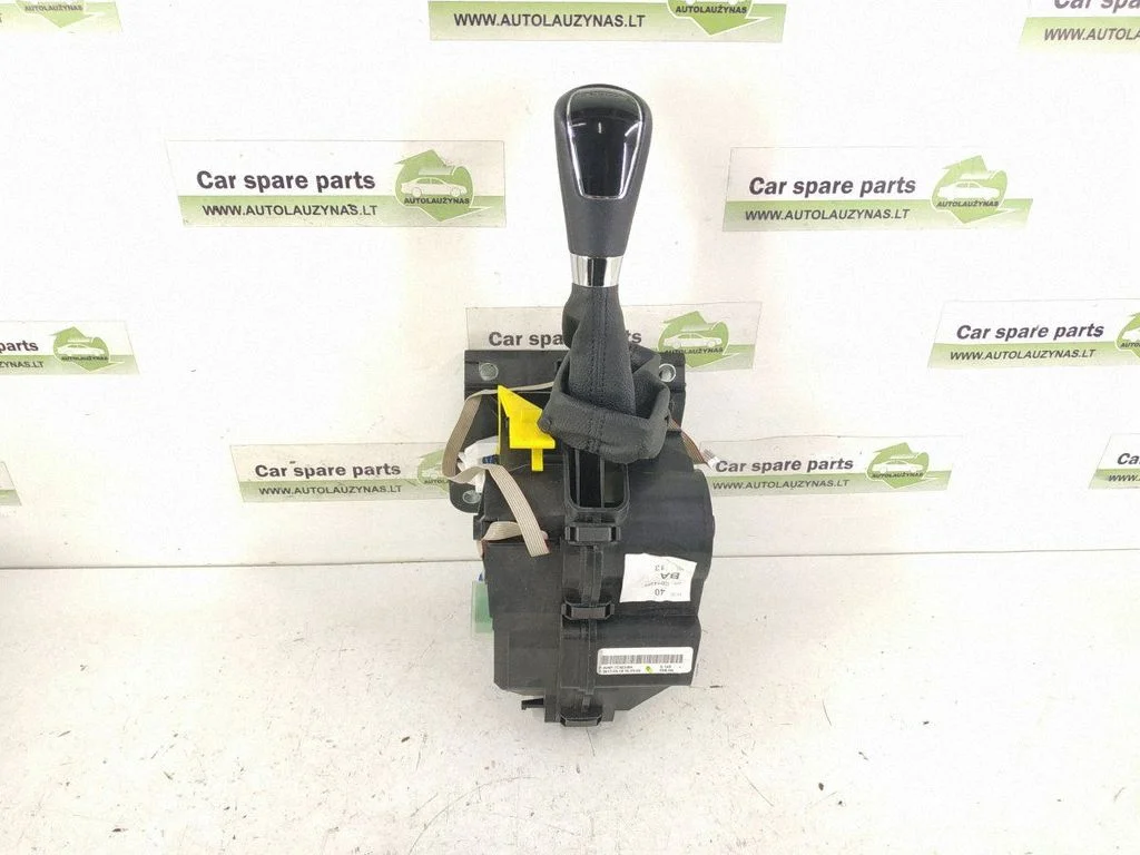 Pavarų perjungimo mechanizmas (kulisa)