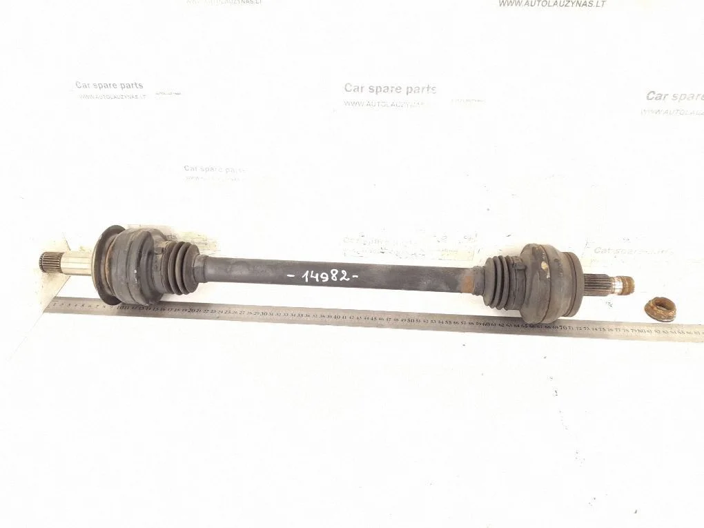Rear driveshaft – rear right