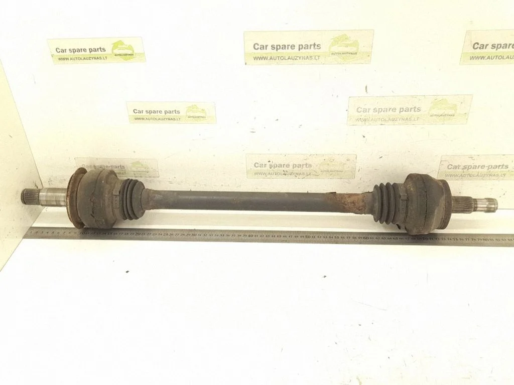 Rear driveshaft – rear right