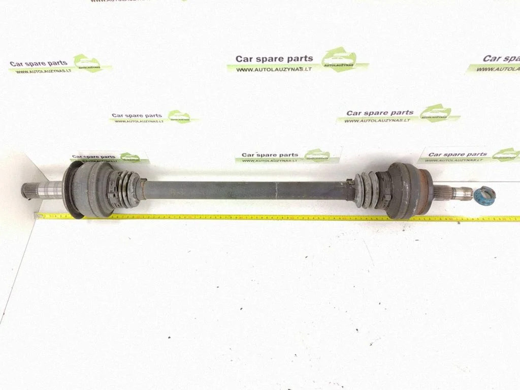 Rear driveshaft – rear left