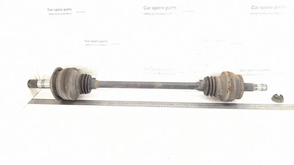 Rear driveshaft – rear right