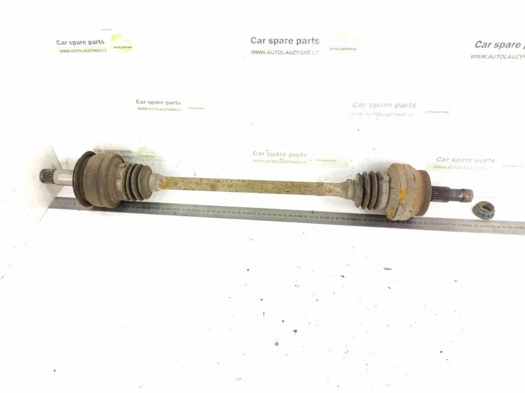 Rear driveshaft – rear right