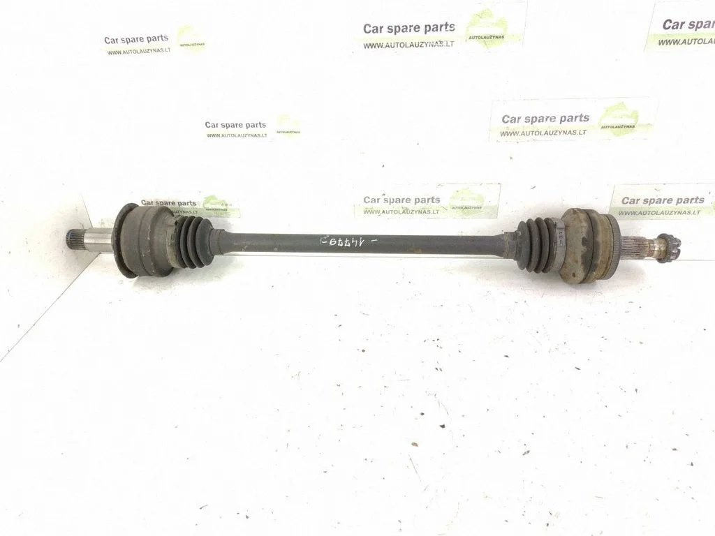 Rear driveshaft – rear right