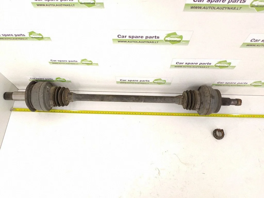 Rear driveshaft – rear left