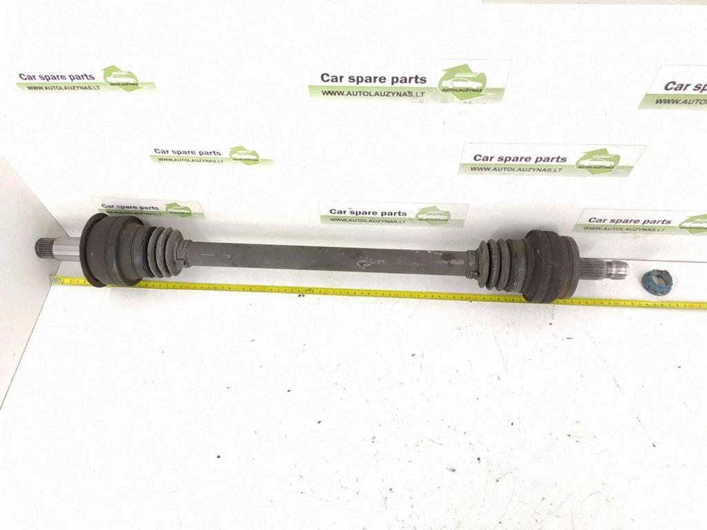 Rear driveshaft – rear left