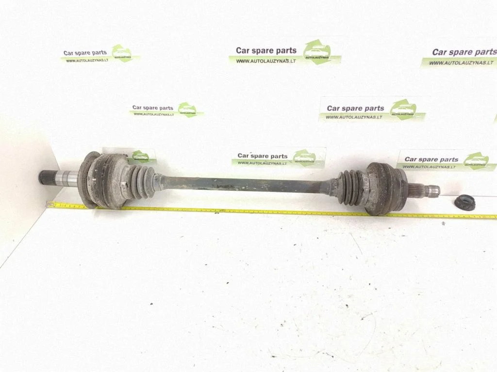 Rear driveshaft – rear left