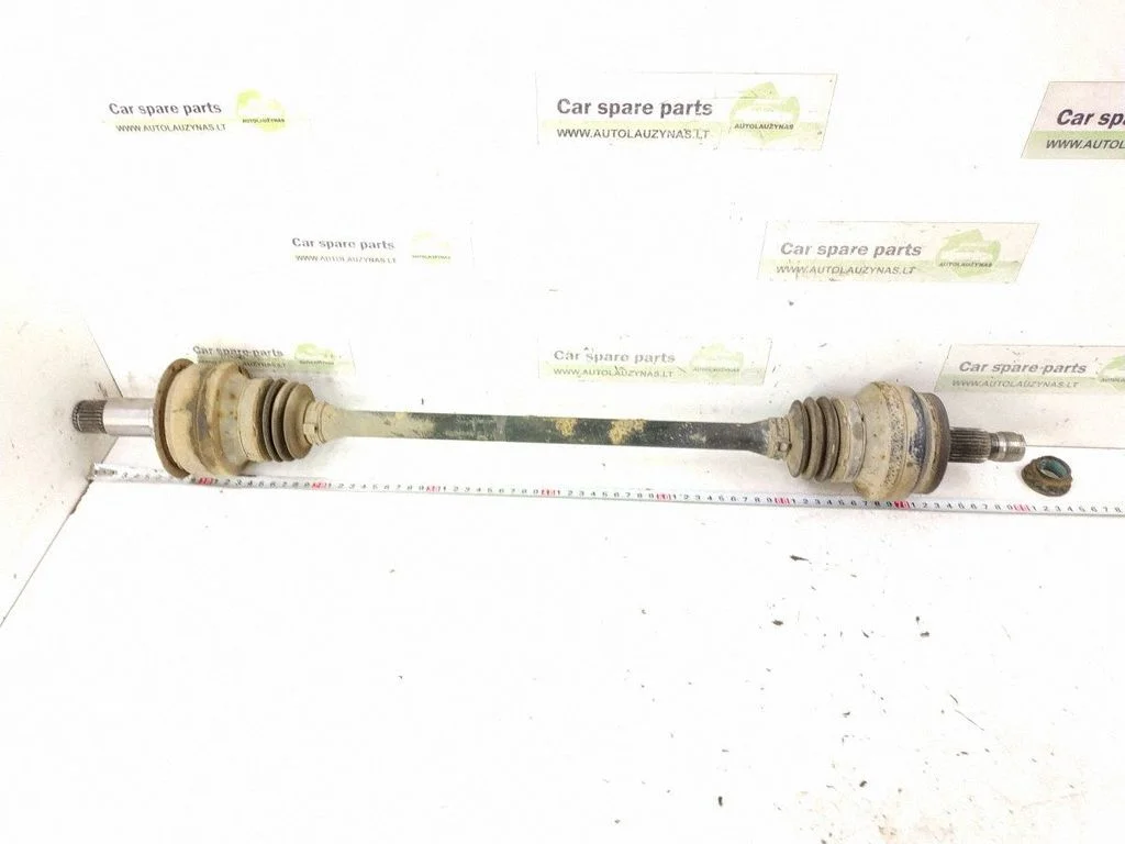 Rear driveshaft – rear left