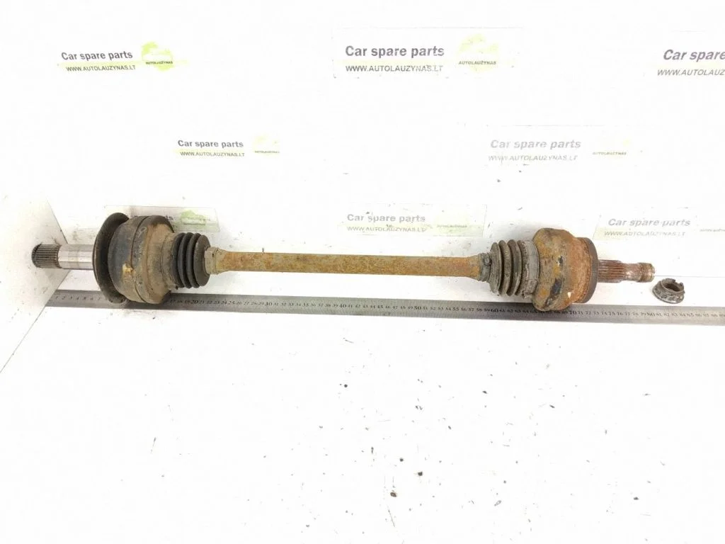 Rear driveshaft – rear right