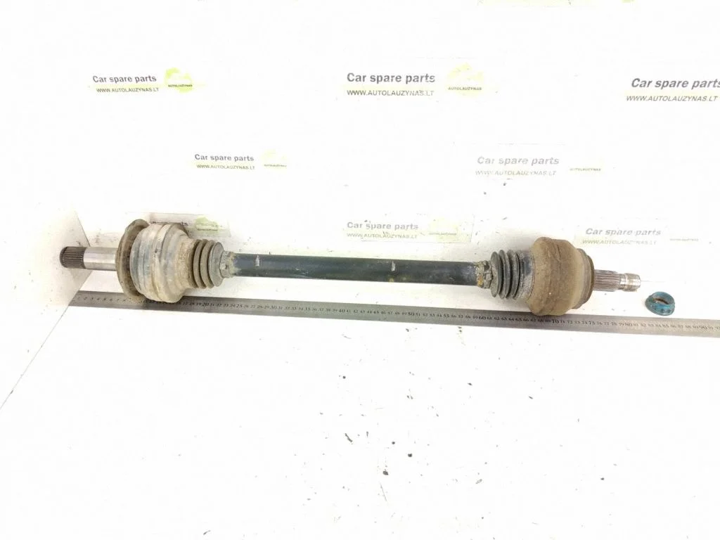 Rear driveshaft – rear right