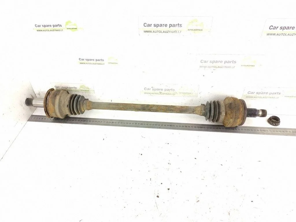 Rear driveshaft – rear right