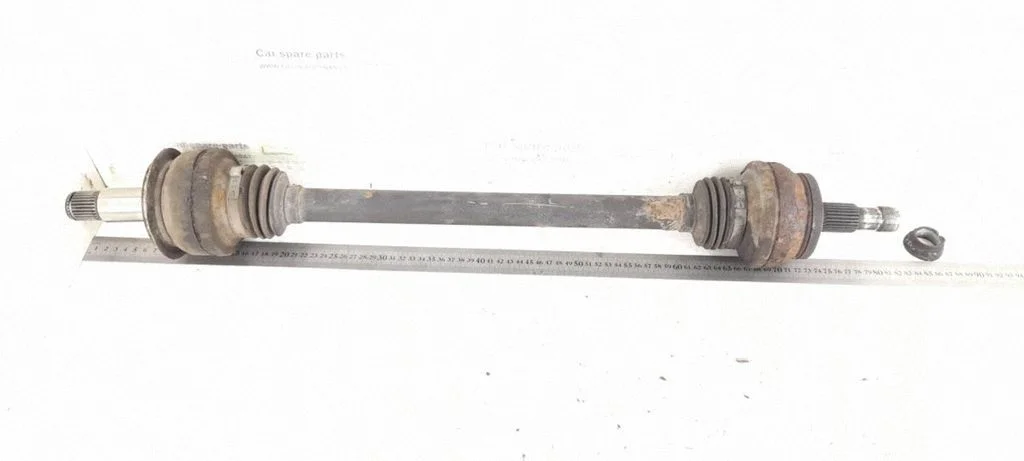 Rear driveshaft – rear right