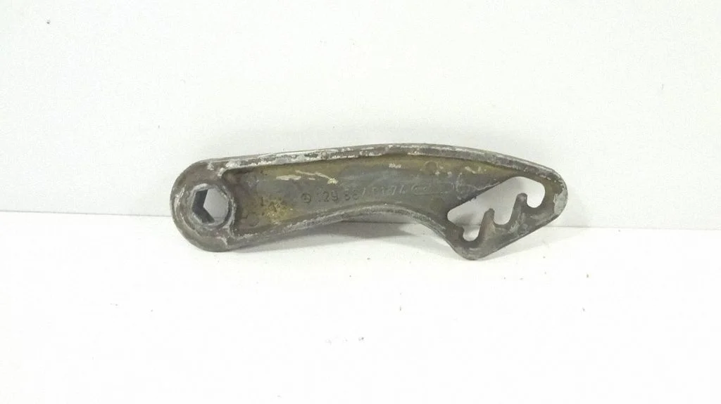 Motora pārsega eņģe (-es) 1298870174