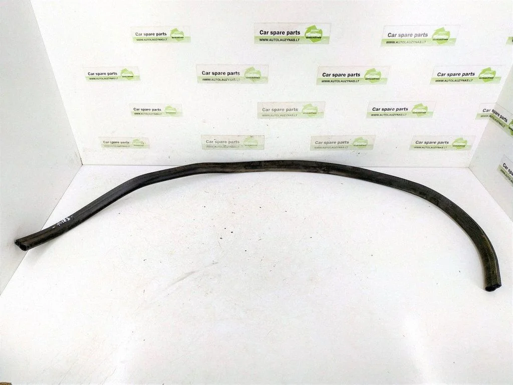 Engine bonnet/hood sound/heat insulation