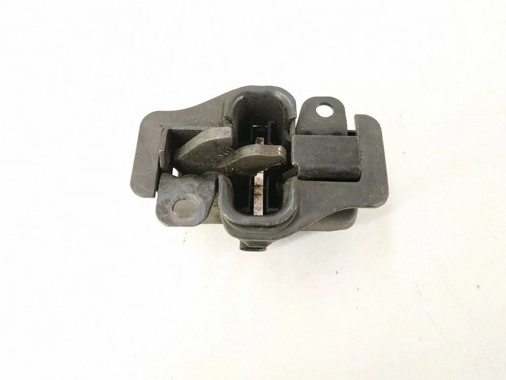 Engine bonnet/hood lock/catch