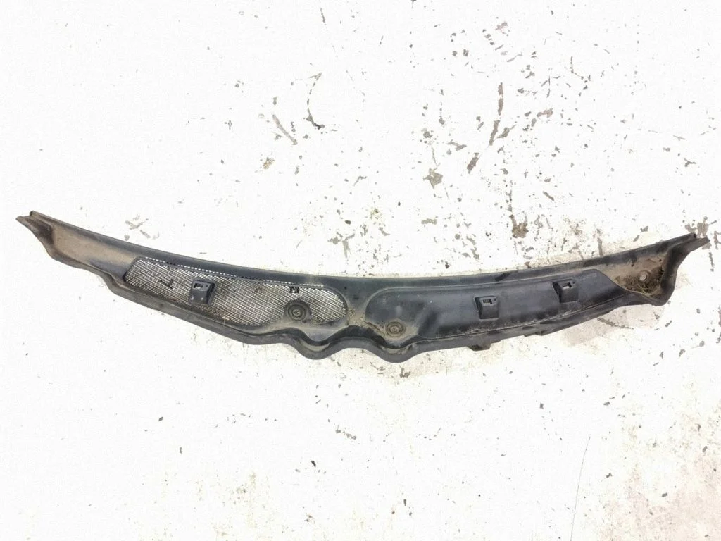 Wiper trim