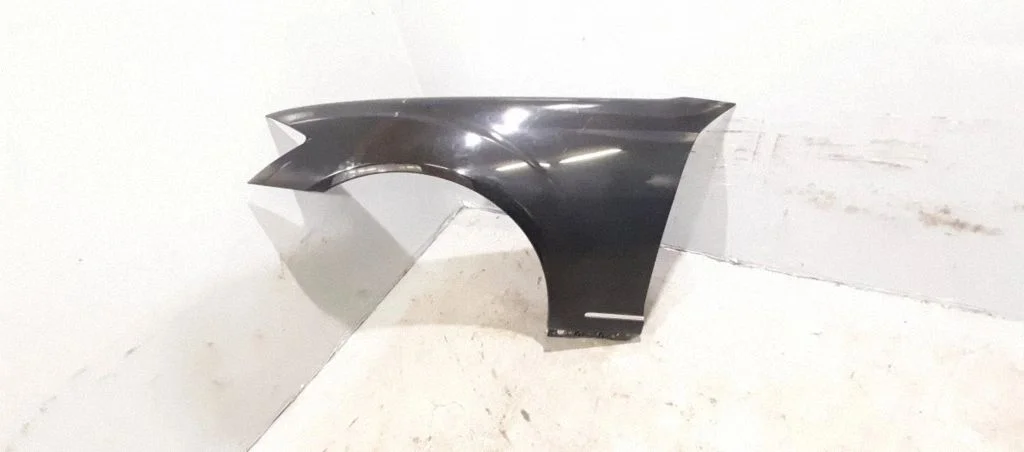 Fender – front left