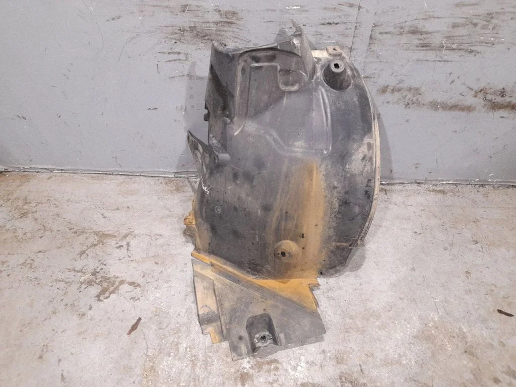 Front wheel arch liner splash guards – front right