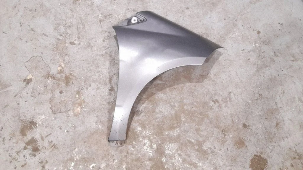Fender – front right