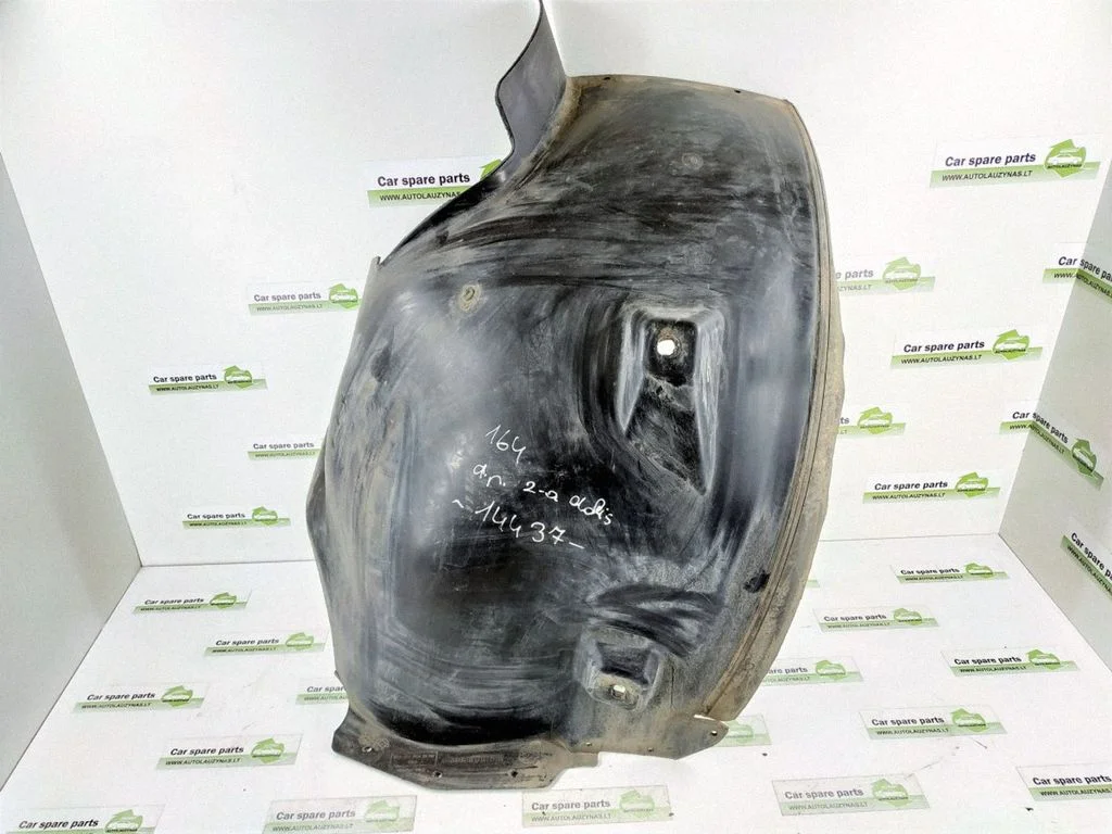 Front wheel arch liner splash guards – front right